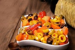 
طرز تهیه ترشی یونانی با دستور بازاری+ ادویه اصلی و نکات مهم