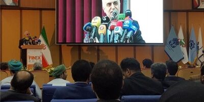 بانک، بورس و بیمه نقش خود را به درستی ایفا کنند