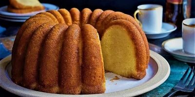 طرز تهیه کیک 8 قاشقی بدون فر؛ آسون ترین کیک خانگی
