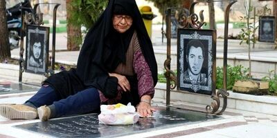 پایش سلامت برخی از خانواده‌های شهدا به دلیل مشکلات بیمه‌های تکمیلی  مرتب انجام نمی‌شود