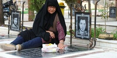 پایش سلامت برخی از خانواده‌های شهدا به دلیل مشکلات بیمه‌های تکمیلی  مرتب انجام نمی‌شود