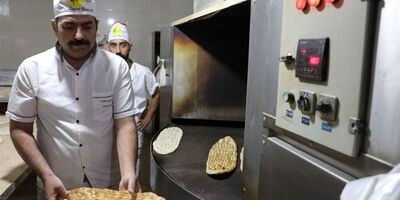 کارخانه‌های مملو از آرد/ نانوایی‌ها مشکلی برای پخت ندارند 