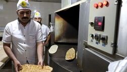 کارخانه‌های مملو از آرد/ نانوایی‌ها مشکلی برای پخت ندارند 