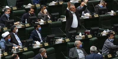 تامین اجتماعی مکلف به واگذاری سهام مازاد بر ۳۳ درصد خود دربانک رفاه شد