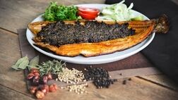 طرز تهیه حشو و ماهی جنوب سرخ کرده ؛ غذایی ساده و خوشمزه
