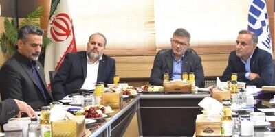 تأکید بر توسعه فروش برخط و بیمه‌های عمر در اصفهان

