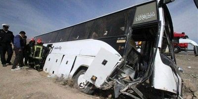 مصدومیت ۱۳ نفر در حادثه واژگونی مینی‌بوس در گلبهار
