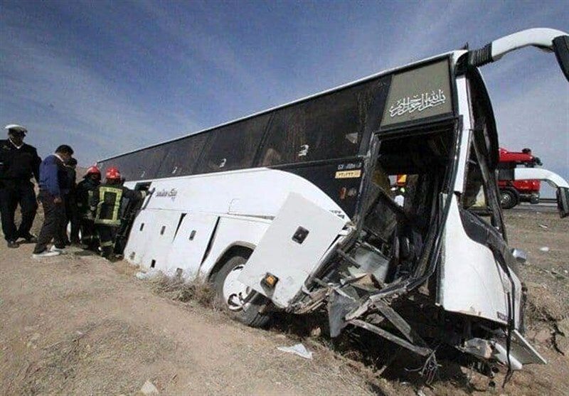 مصدومیت ۱۶ نفر به دلیل برخورد دو اتوبوس در جاده مخصوص کرج
