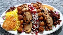 طرز تهیه قارچ‌پلو خوشمزه با نخودفرنگی به سبک مجلسی
