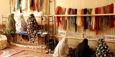  70درصد حق بیمه قالیبافان رزن توسط دولت پرداخت می‌شود