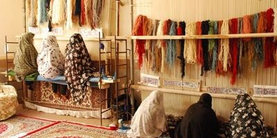  70درصد حق بیمه قالیبافان رزن توسط دولت پرداخت می‌شود