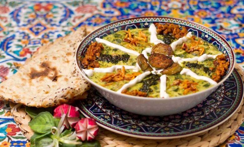 طرز تهیه یک نوع آش با برنج برای ماه رمضان
