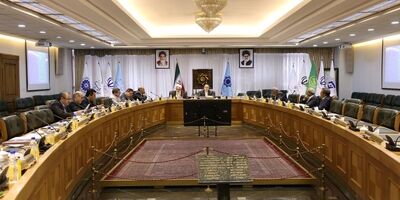 اعمال تغییرات ساختاری برای ادغام بانک‌های نظامی/ احتمال محدود شدن اختصاص ارز دولتی به کالاهای اساسی و استراتژیک