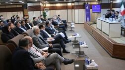 تقدیر از نمایندگان برتر در نشست هم‌اندیشی بیمه دانا با شبکه فروش و انجمن‌های صنفی سراسر کشور
