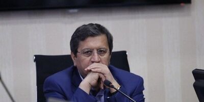 همتی: بانک مرکزی قطعاً با نوسانات سفته‌بازی مقابله می‌کند
