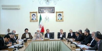 پرچم مبارزه با فساد را بالا نگه خواهیم داشت