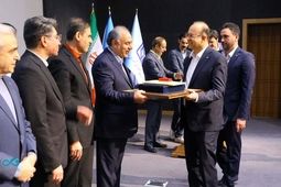 تجلیل از 6 رئیس شعبه برتر بانک دی از سوی بانک مرکزی
