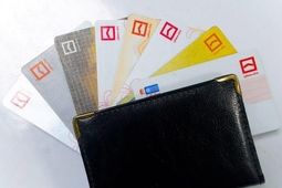 خدمات گسترده بانک مسکن در صدور، تمدید و مدیریت «مسکن کارت» مشتریان
