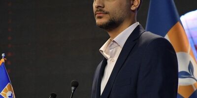 روابط عمومی رابطه دوسویه ای بین جامعه و یک صنعت ایجاد می کند