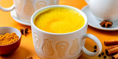 فواید شگفت انگیز شیر طلایی؛ گنجینه‌ای از خواص برای سلامتی