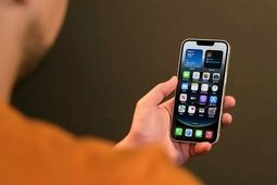 آیفون 17e احتمالاً نمایشگر بدون ناچ شبیه آیفون 17 خواهد داشت
