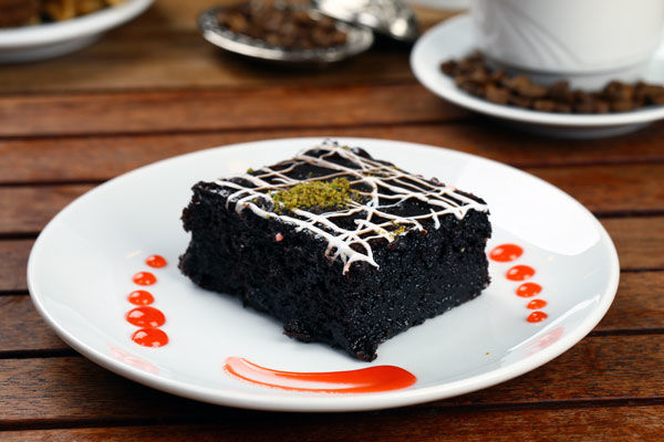 طرز تهیه کیک خیس خانگی با نکات تکمیلی