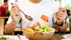 مردان با چه رژیم غذایی از کبدچرب و دیابت پیشگیری کنند؟