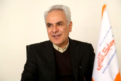 معاون مالی و اداری شرکت بیمه کارآفرین