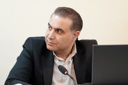 احمد پیشگاه‌زاده بار دیگر رئیس کمیسیون صنعت پرداخت شد
