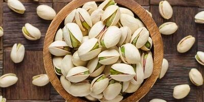 راز جوانی چِشم با مصرف این آجیل
