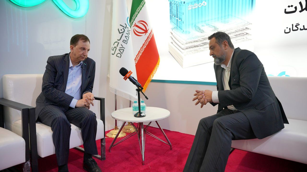 ماهیانه یک هزار میلیارد تومان از زیان انباشته بانک دی کم شده است 