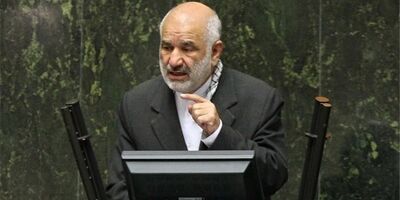 بهره‌برداران جدید در زاینده رود برداشت خلاف انجام می‌دهند
