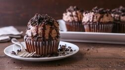 طرز تهیه کاپ کیک شکلاتی وگان با دستور خیلی راحت
