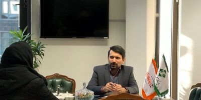 فروش بیمه نامه شخص ثالث در مقایسه با بیمه عمر برای بازاریاب راحت تر است