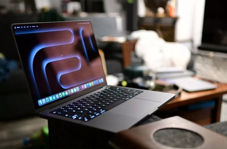 مکبوک ارزانتر از مدل ایر با تراشه A18 Pro در کدهای اپل مشاهده شد