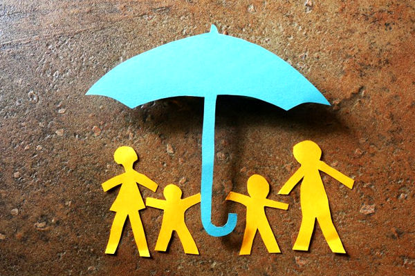 بیمه عمر چیست؟ راهنمای جامع صفر تا صد (از مفاهیم پایه تا تحلیل‌های سرمایه‌گذاری)