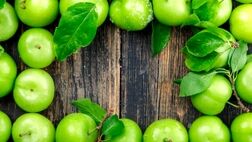 مصرف گوجه سبز برای این افراد ممنوع!