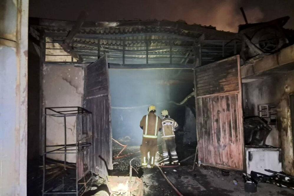 آتشسوزی رستوران دوطبقه شهرک غرب/ سرایت شعلهها به بانک مجاور